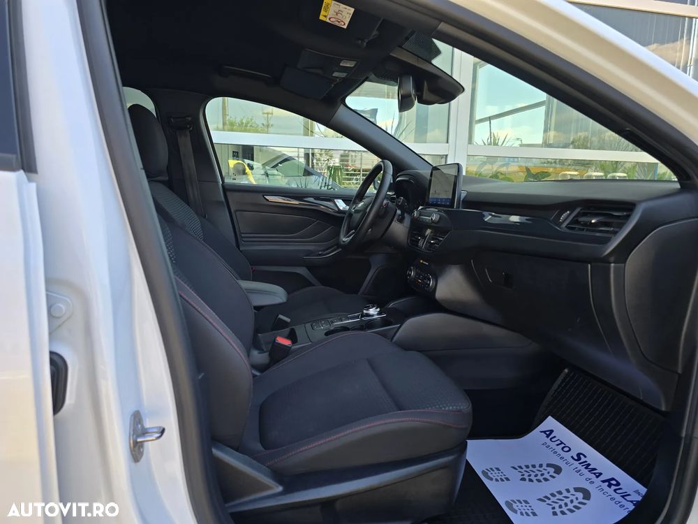 Ford Focus 1.5 EcoBoost ST-Line - 11