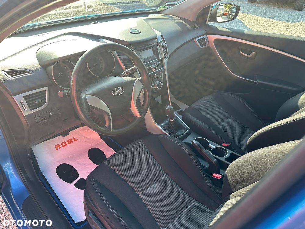 Hyundai i30 1.4 BlueDrive Classic + - 11