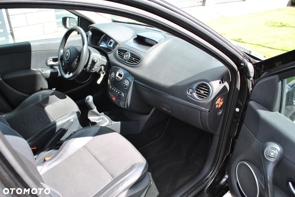 Renault Clio 1.2 16V Exception - 16