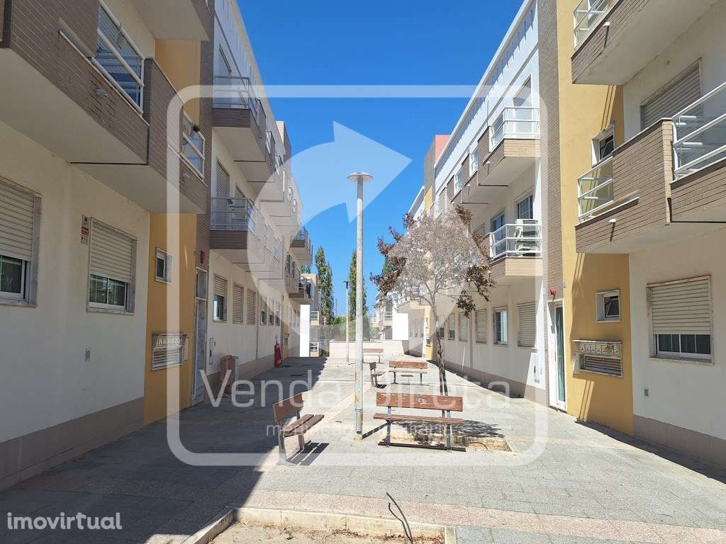 Apartamento T3 Duplex de R/C e 1º andar, Palhais - Barreiro - Grande imagem: 5/35