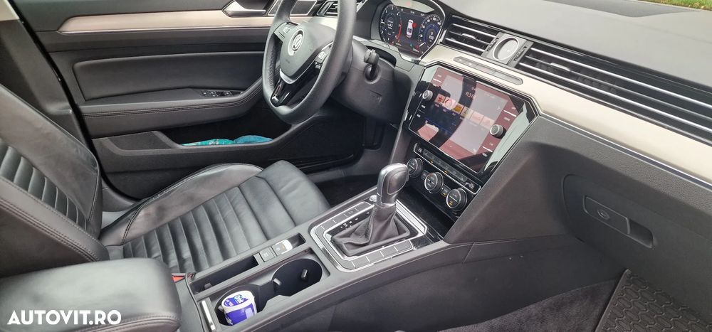 Volkswagen Passat - 10