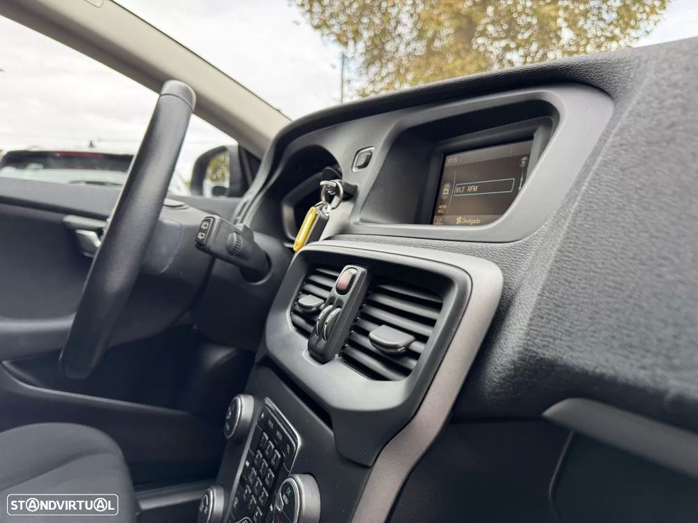 Volvo V40 2.0 D2 Momentum - 33