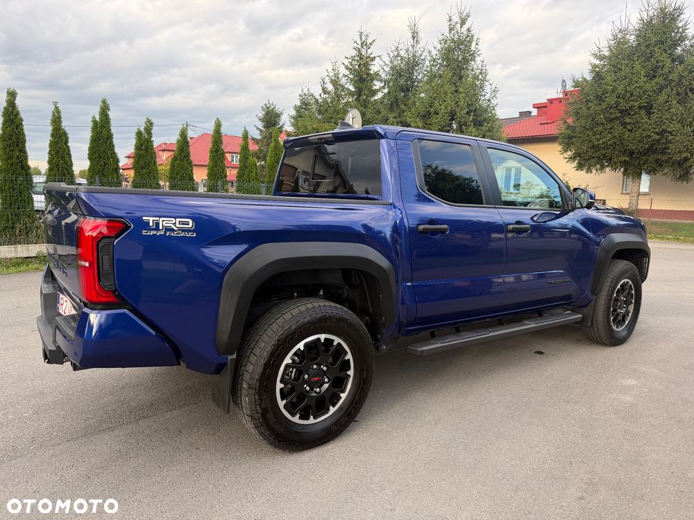 Toyota Tacoma - 4