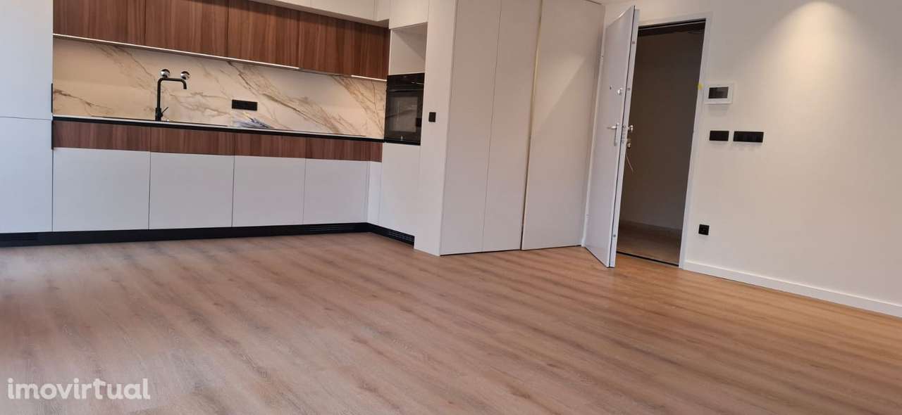 Apartamento T2, em Torres Vedras, com Terraço em prédio com elevador - Grande imagem: 4/12