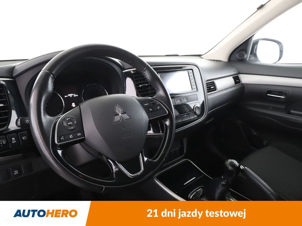 Mitsubishi Outlander - 11