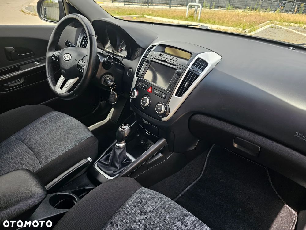 Kia Ceed 1.4 CVVT Attract - 17