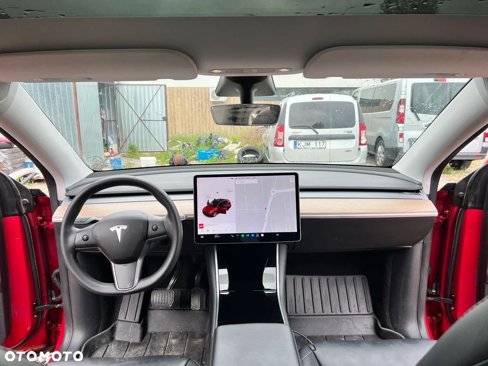 Tesla Model Y Long Range Dual Motor AWD - 11