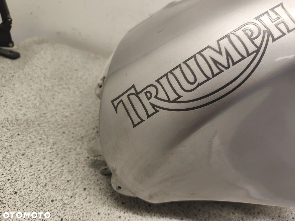 Bak, zbiornik paliwa Triumph Daytona 955i 955 - 4