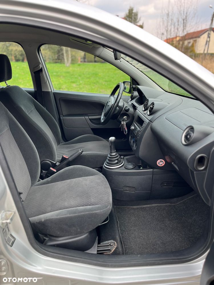 Ford Fiesta 1.4 Ghia - 14