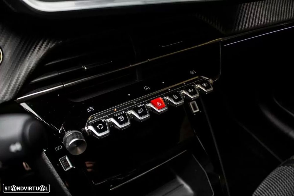 Peugeot 208 1.2 Hybrid GT e-DCS6 - 22