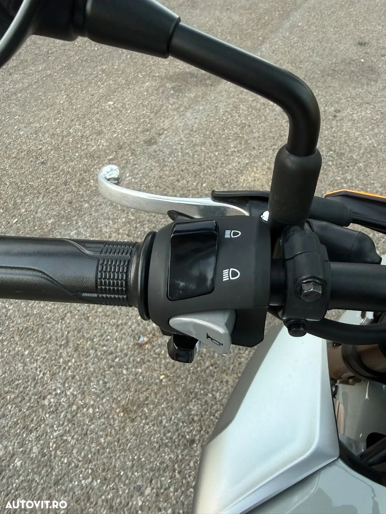 Honda CB 125R - 15