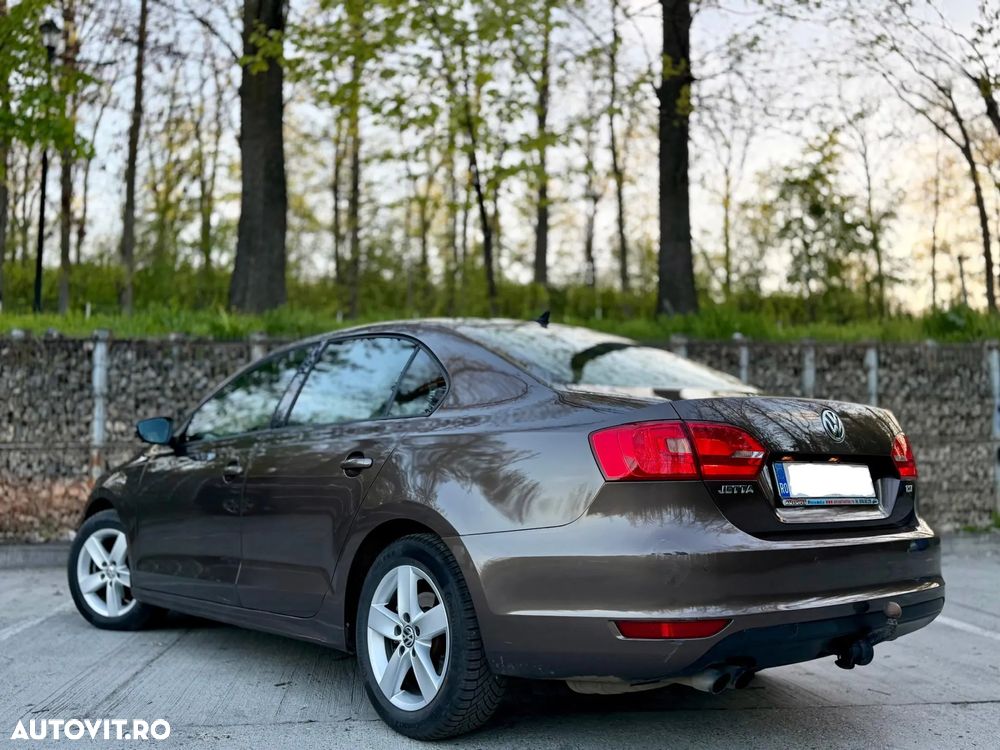 Volkswagen Jetta - 3