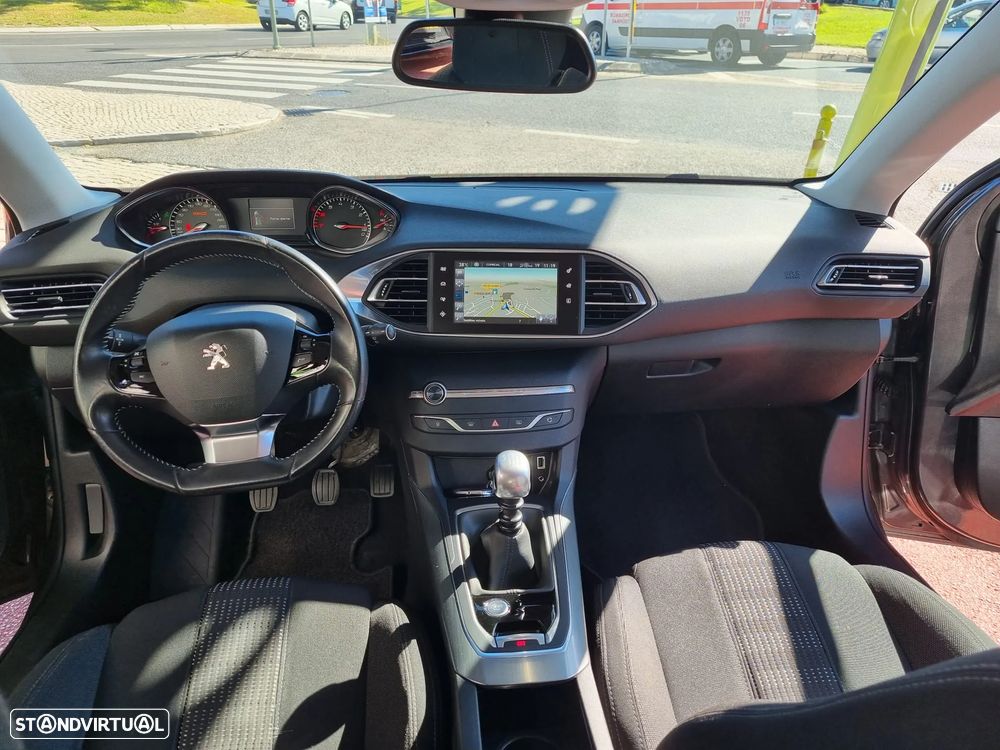 Peugeot 308 SW 1.2 PureTech Allure J17 - 19