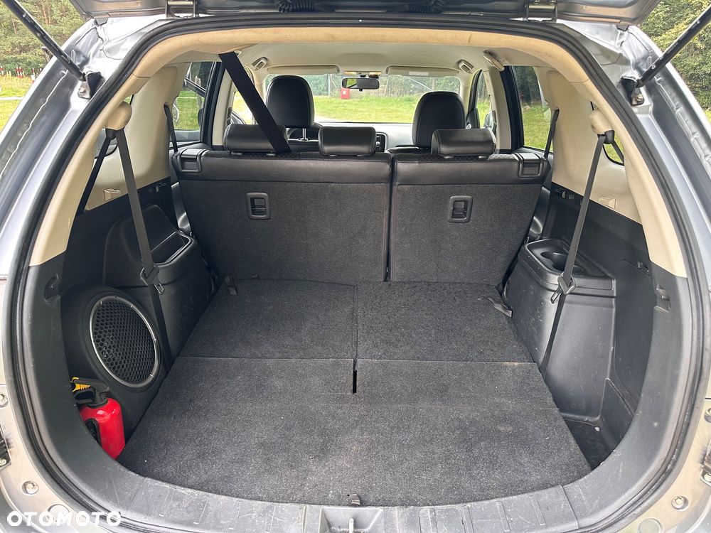 Mitsubishi Outlander 2.2 DID Intense - 11