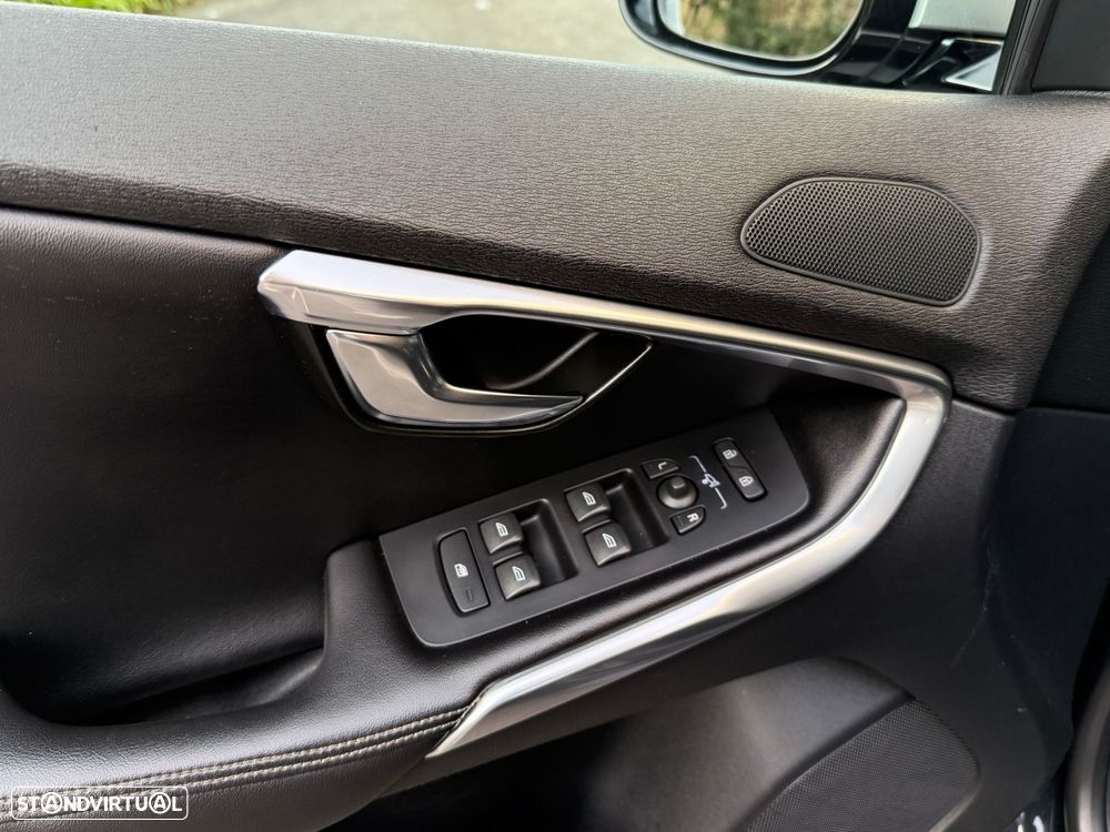 Volvo V40 1.6 D2 R-Design - 12