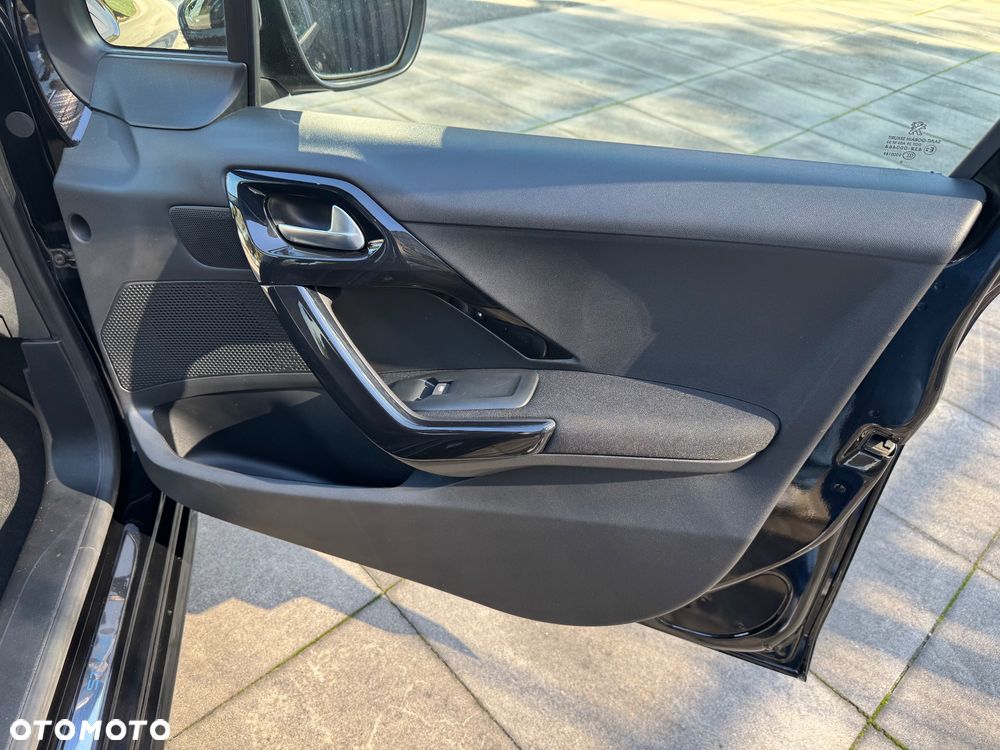 Peugeot 208 PureTech 82 Start & Stop Allure - 28