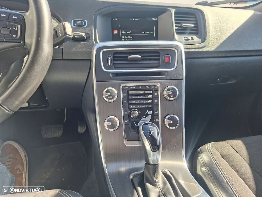 Volvo V60 Cross Country - 14