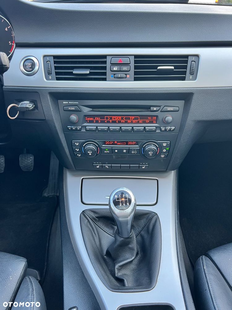 BMW Seria 3 320d - 15