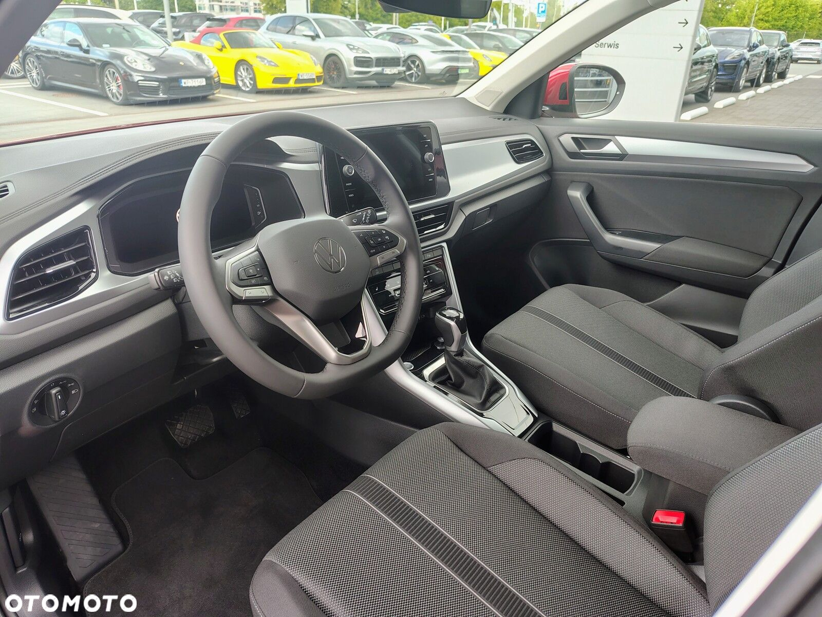 Volkswagen T-Roc - 10