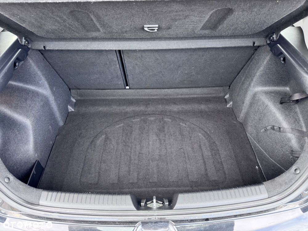 Kia Ceed - 12