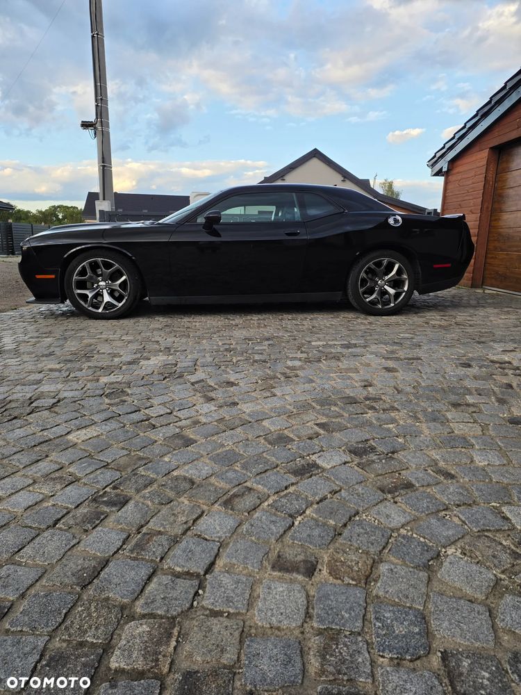 Dodge Challenger - 2