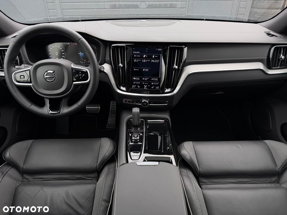 Volvo V60 T6 AWD Recharge Geartronic RDesign - 27