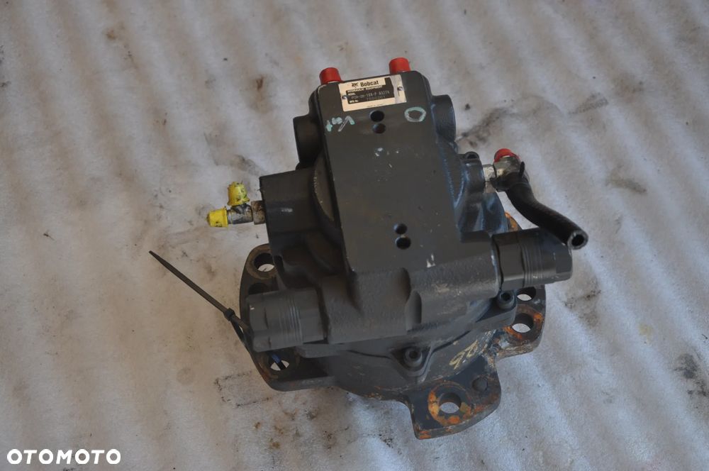 Reduktor silnik obrotu Bobcat E26 - 5