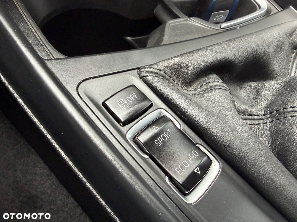 BMW Seria 1 116i Sport Line - 33