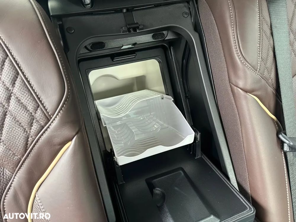 BMW Seria 7 750i xDrive - 25