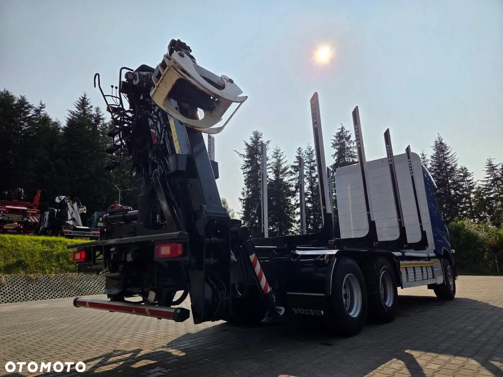 Volvo do drewna drzewa lasu kłoda stos - 7