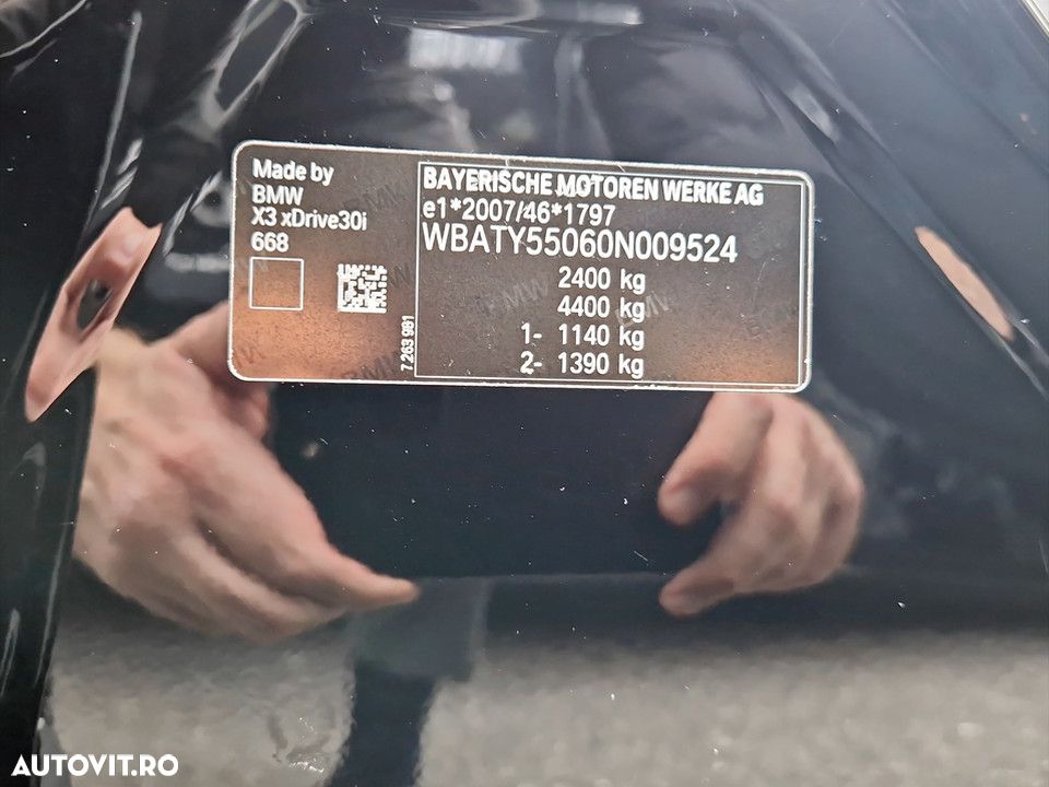 BMW X3 xDrive30i AT - 24