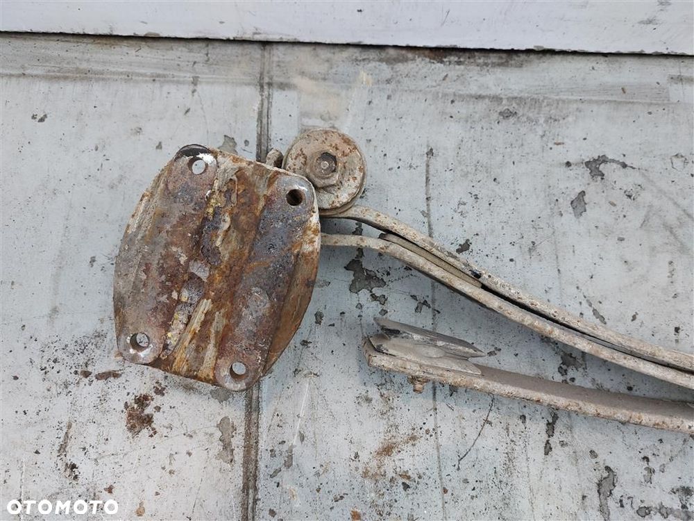 Resor tylny tył Nissan  Trade 3.0D  1990-2001R 3 PIÓRA - 7