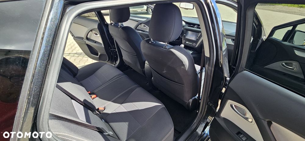 Toyota Avensis 2.0 D-4D Selection - 23