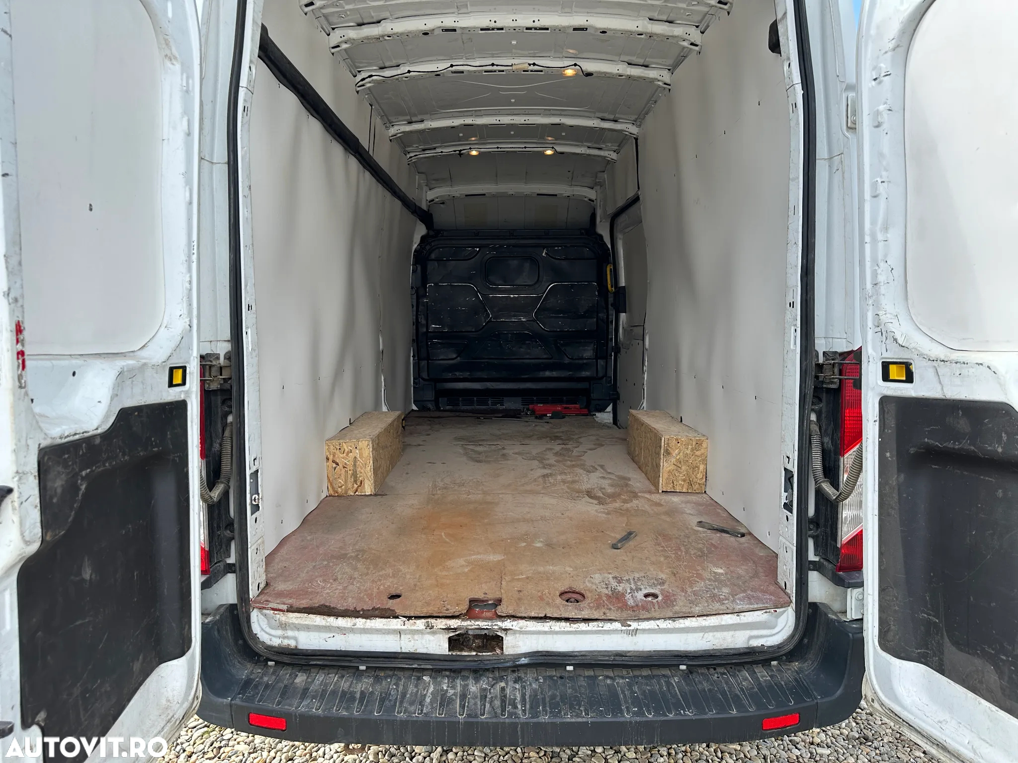 Ford Transit - 9