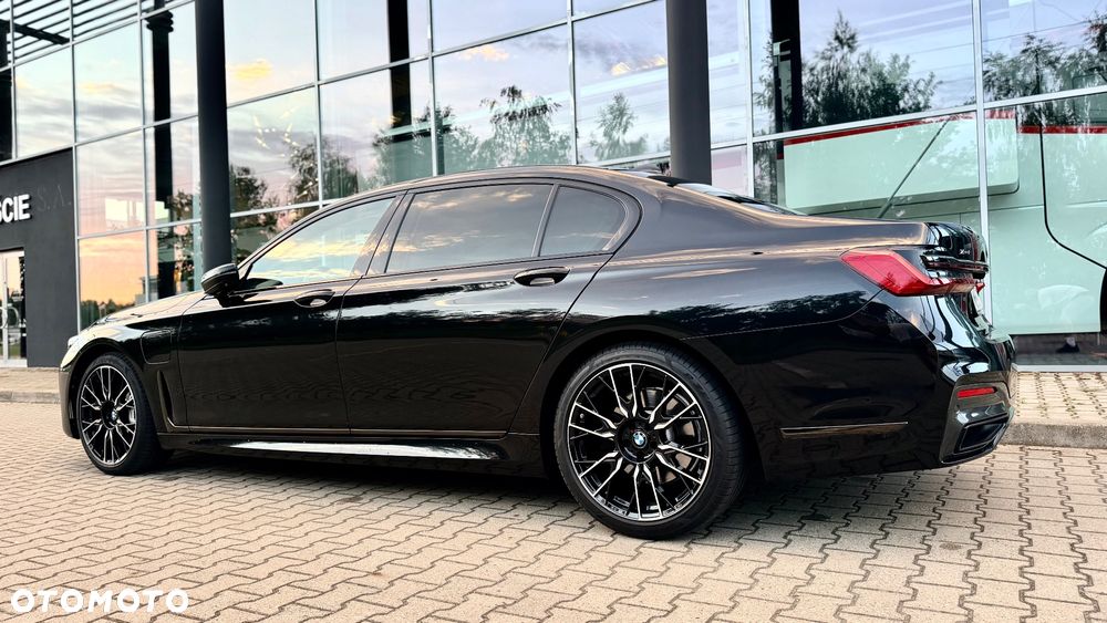 BMW Seria 7 745Le xDrive sport - 40