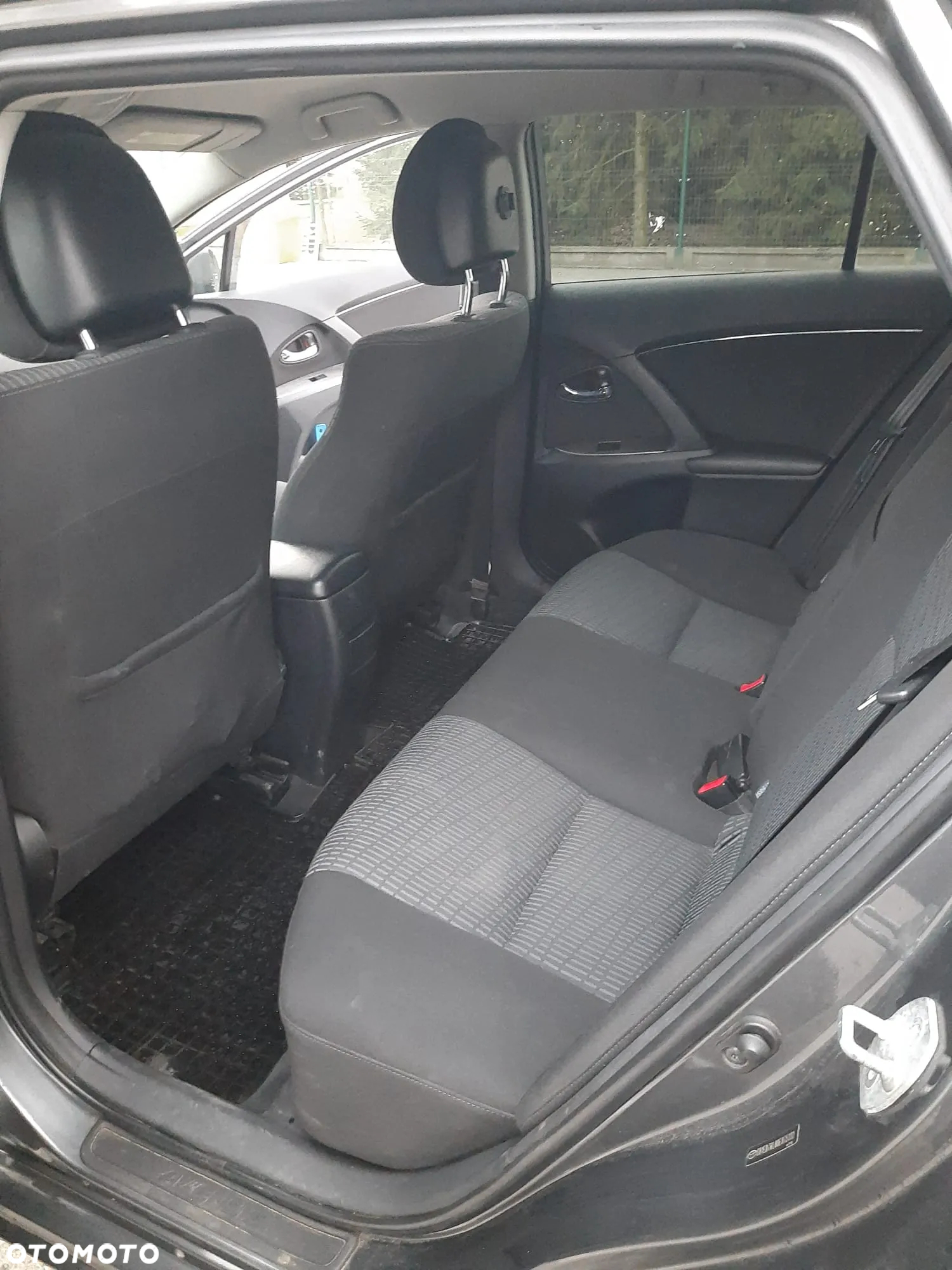 Toyota Avensis 2.0 D-4D Sol - 11