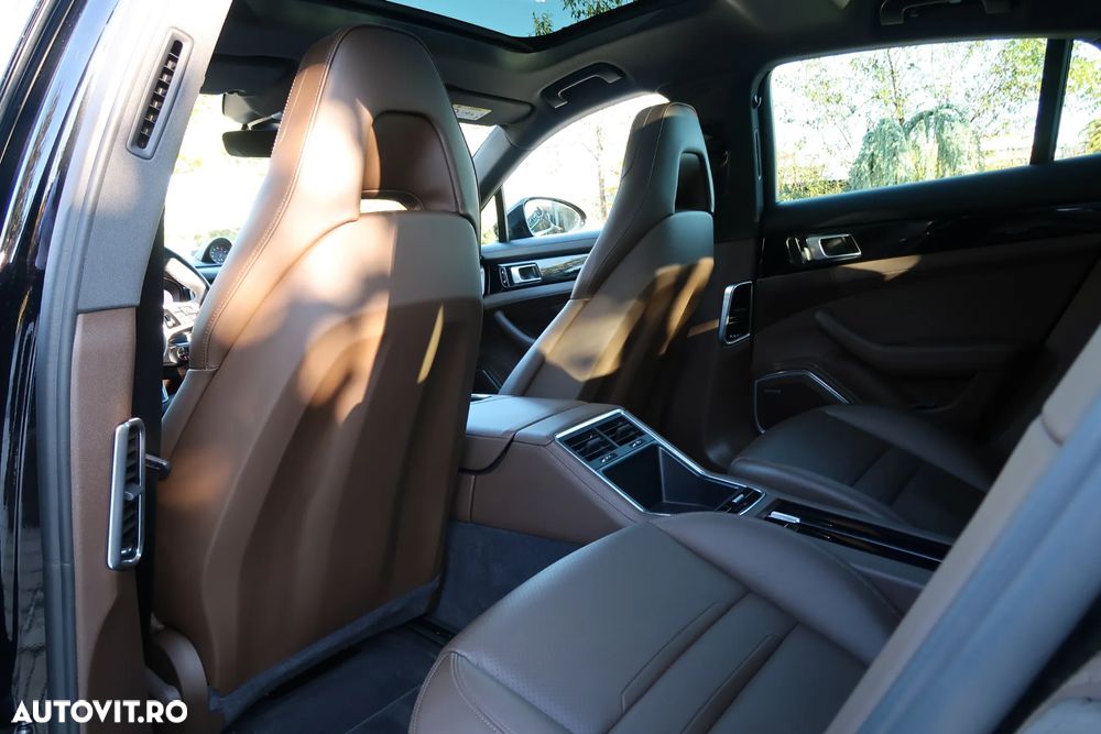 Porsche Panamera - 16