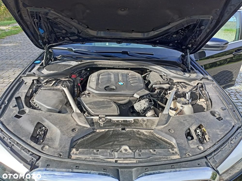 BMW Seria 5 518d - 16