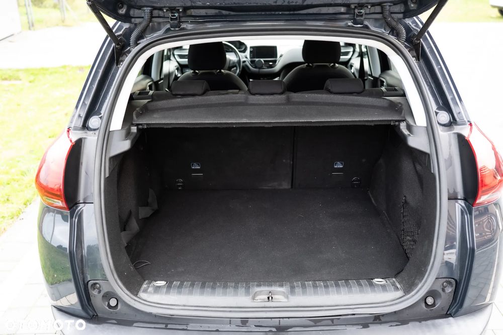 Peugeot 2008 - 12