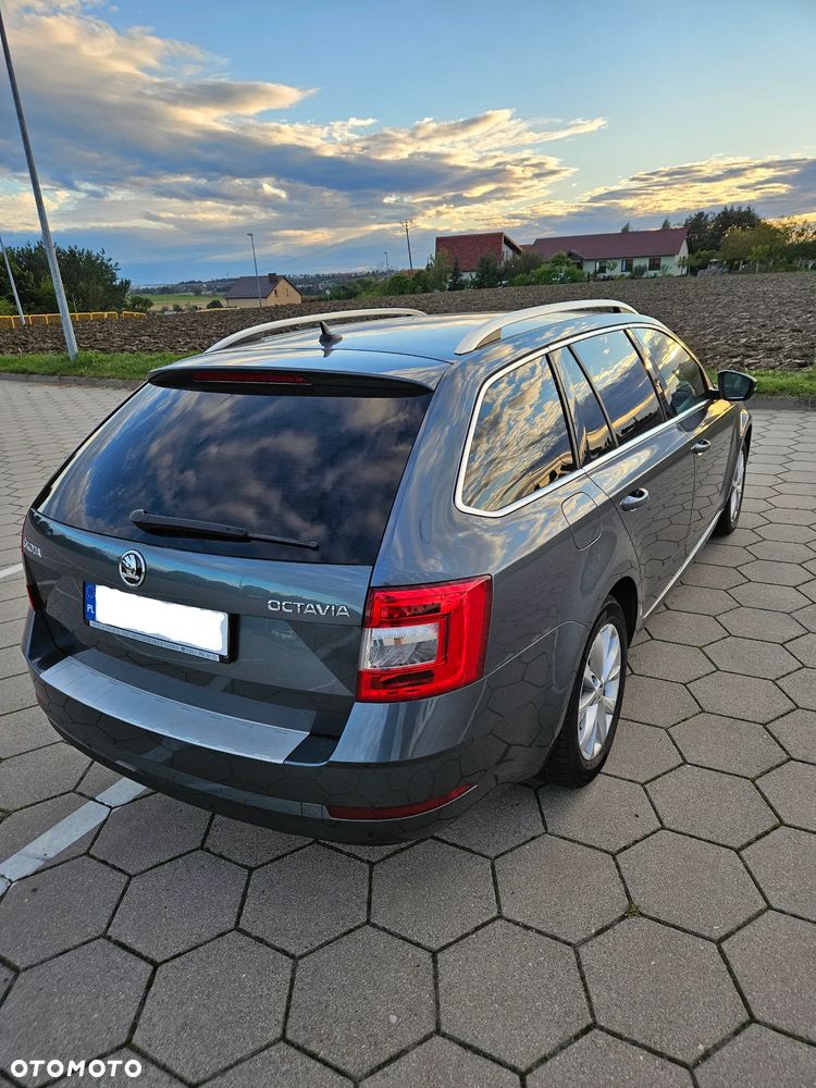 Skoda Octavia 1.6 TDI DSG Clever - 3