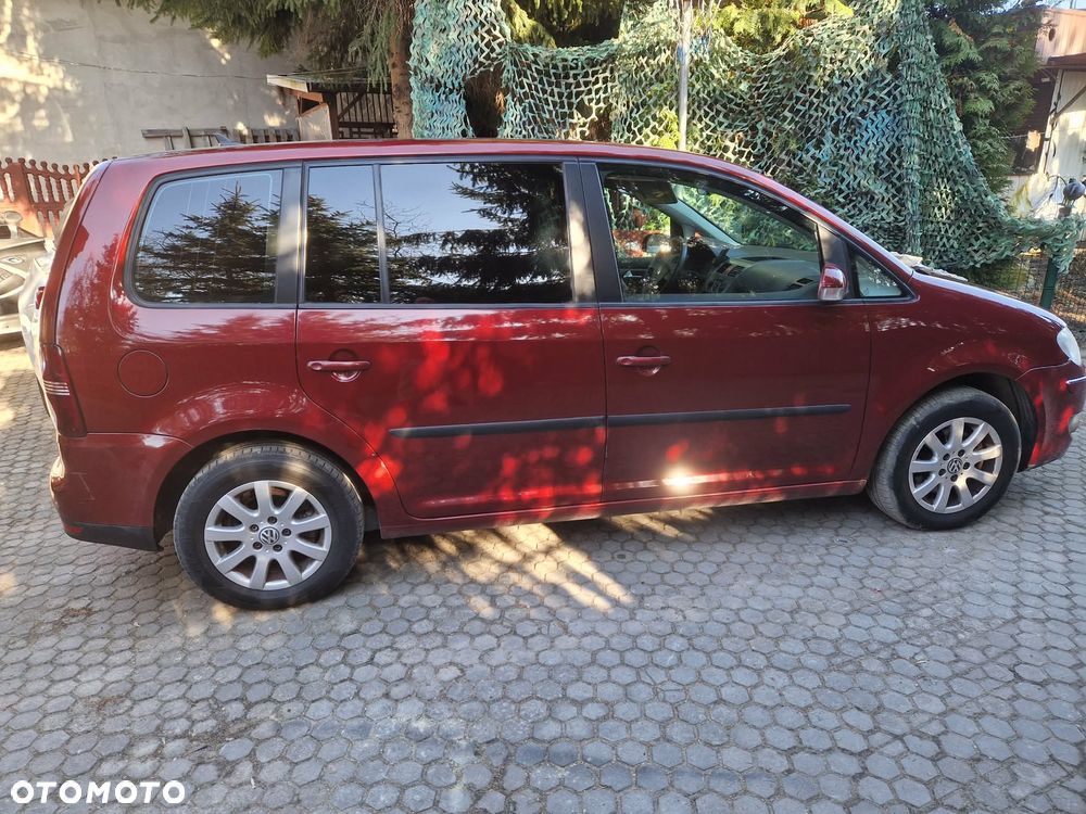 Volkswagen Touran - 8