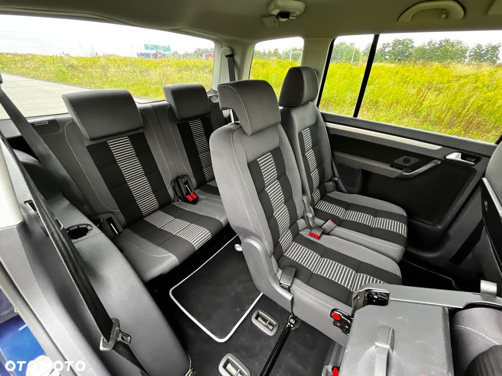 Volkswagen Touran - 9