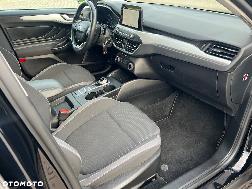 Ford Focus SW 1.0 EcoBoost Titanium - 32