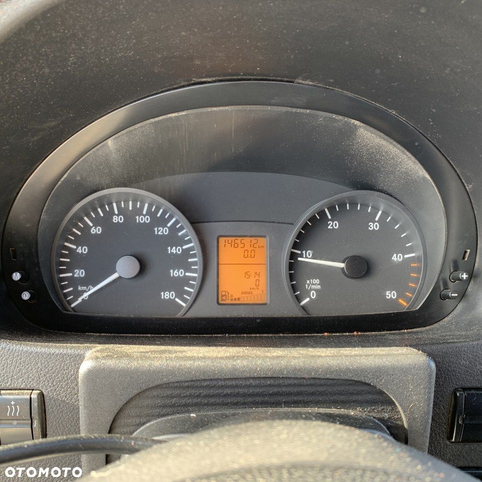 Mercedes-Benz Sprinter - 28