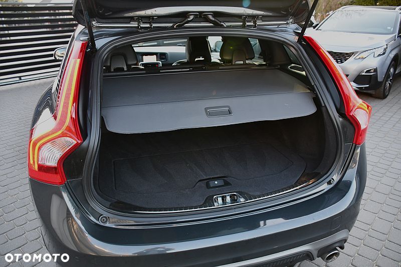 Volvo V60 D4 Geartronic RDesign - 28