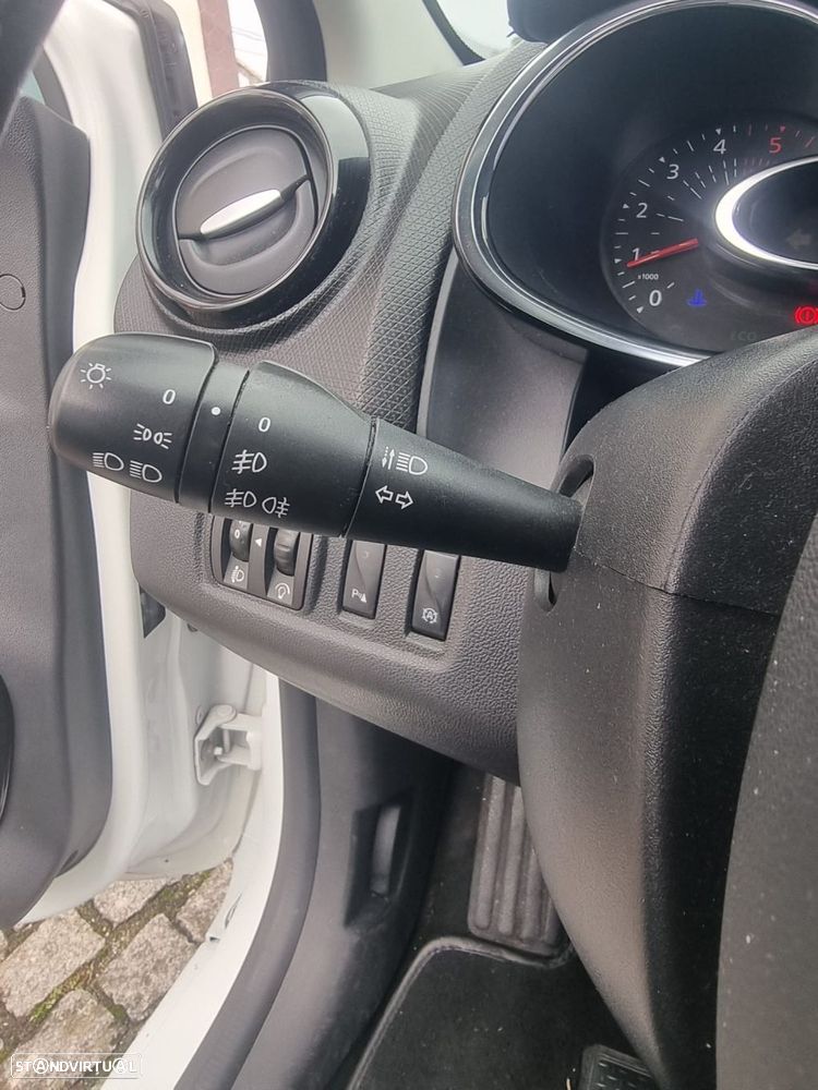 Renault Clio 1.5 dCi Dynamique S EDC - 17