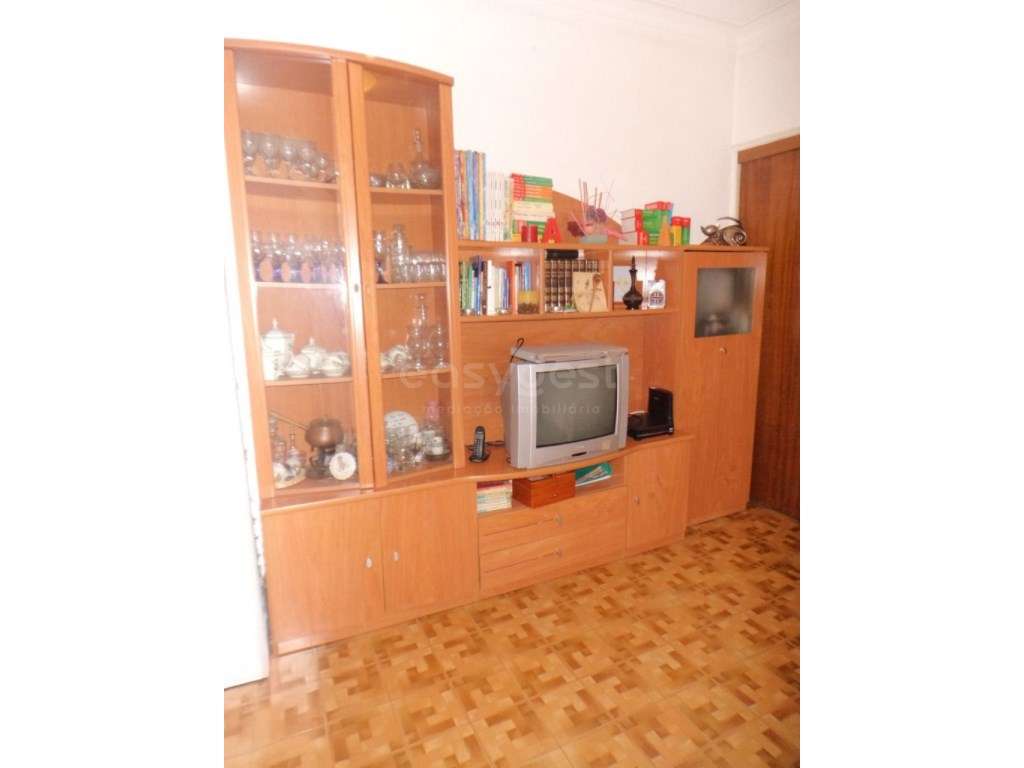 Apartamento T2 em Odivelas - Junto ao Metro - Grande imagem: 5/10