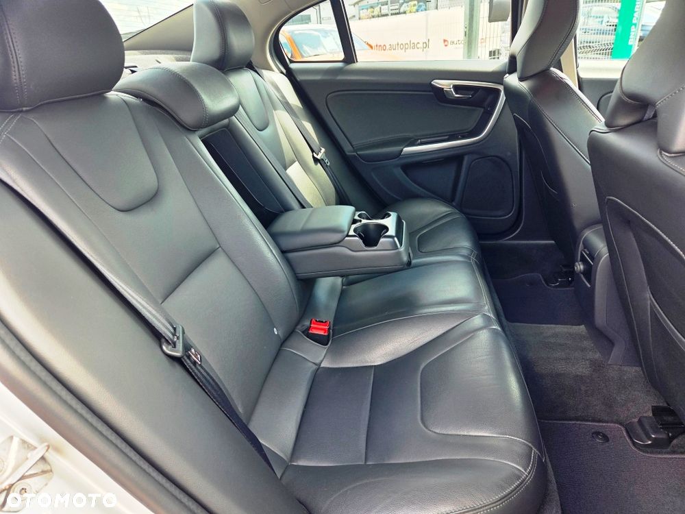 Volvo S60 D2 Drive-E Momentum - 31
