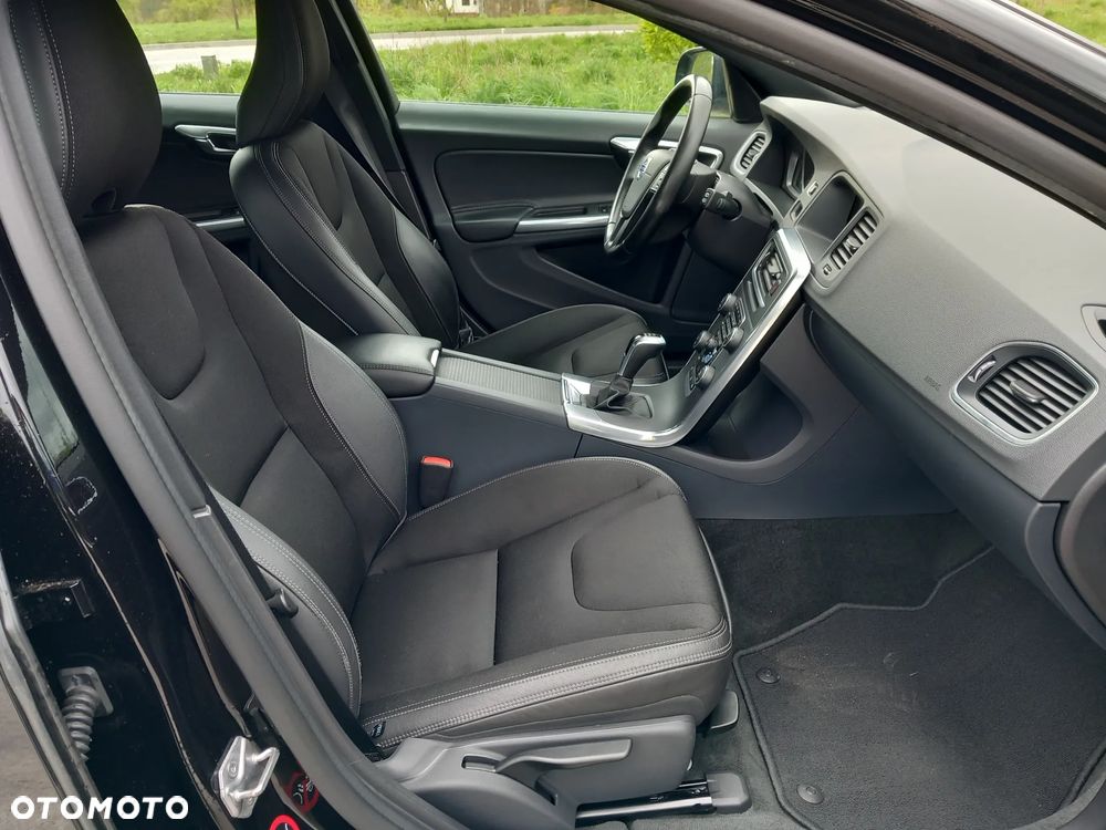Volvo V60 D4 Linje Svart - 10