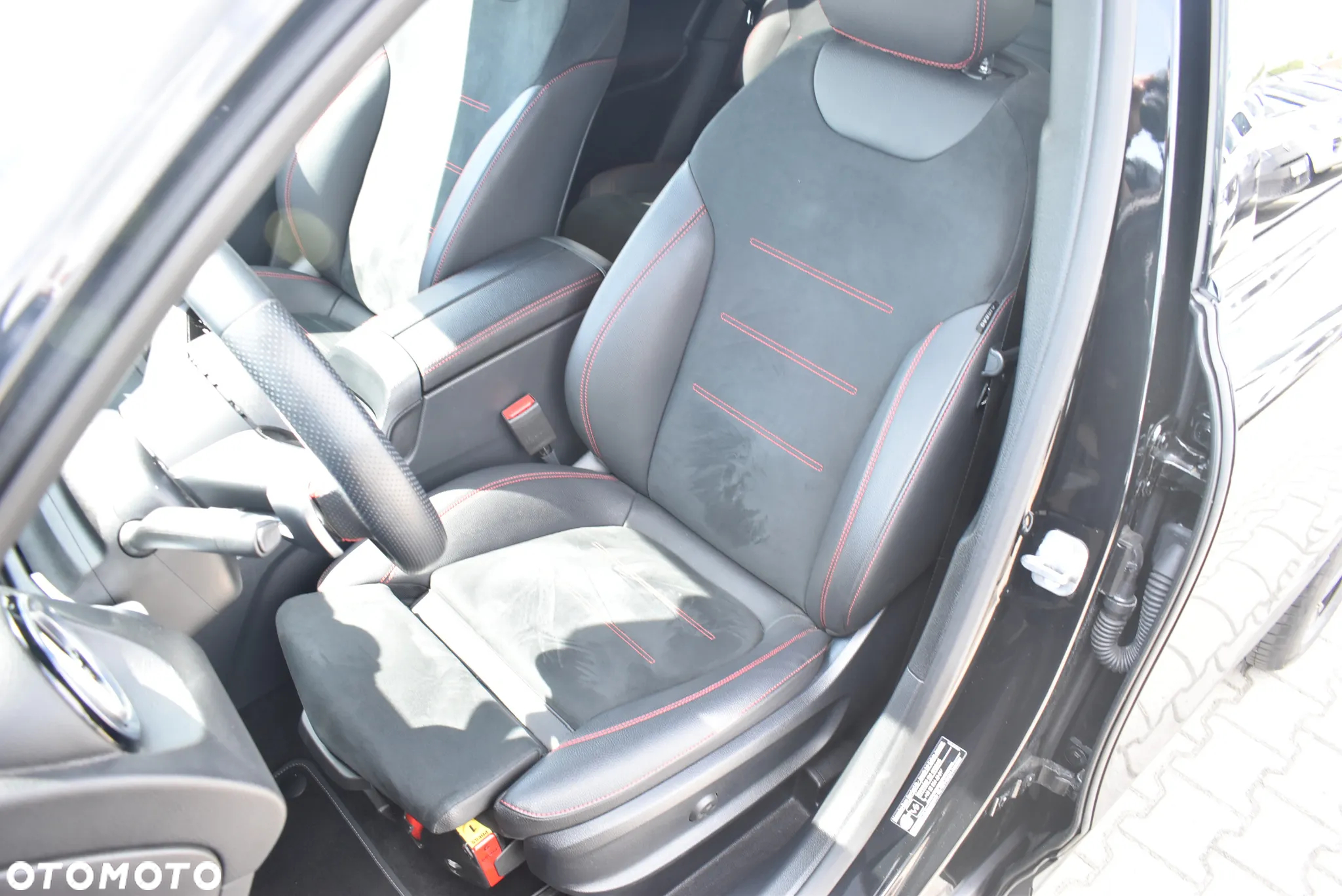 Mercedes-Benz GLB 200 d 4-Matic 8G-DCT - 11